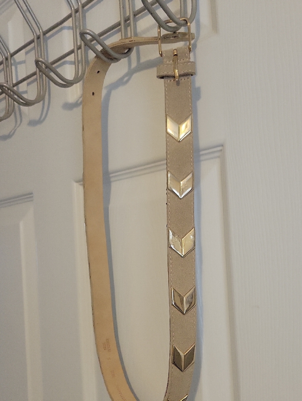 Banana Republic SzSm Italian Leather Belt with gold arrow metal accents